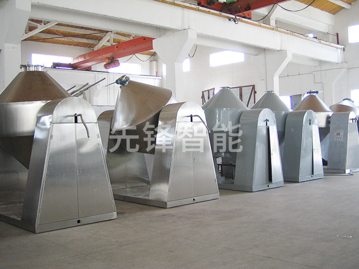 電（diàn）池材料（liào）幹燥工程專用雙錐回轉（zhuǎn）真空（kōng）幹燥機組